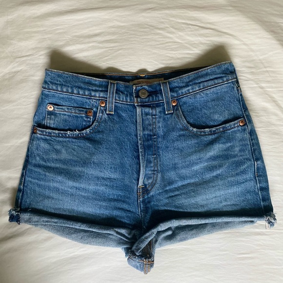 Levi’s ribcage Jean shorts - Picture 1 of 5
